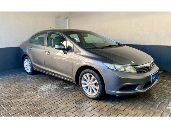 HONDA CIVIC 1.8 LXS 16V FLEX 4P MANUAL HONDA CIVIC 1.8 LXS 16V FLEX 4P MANUAL